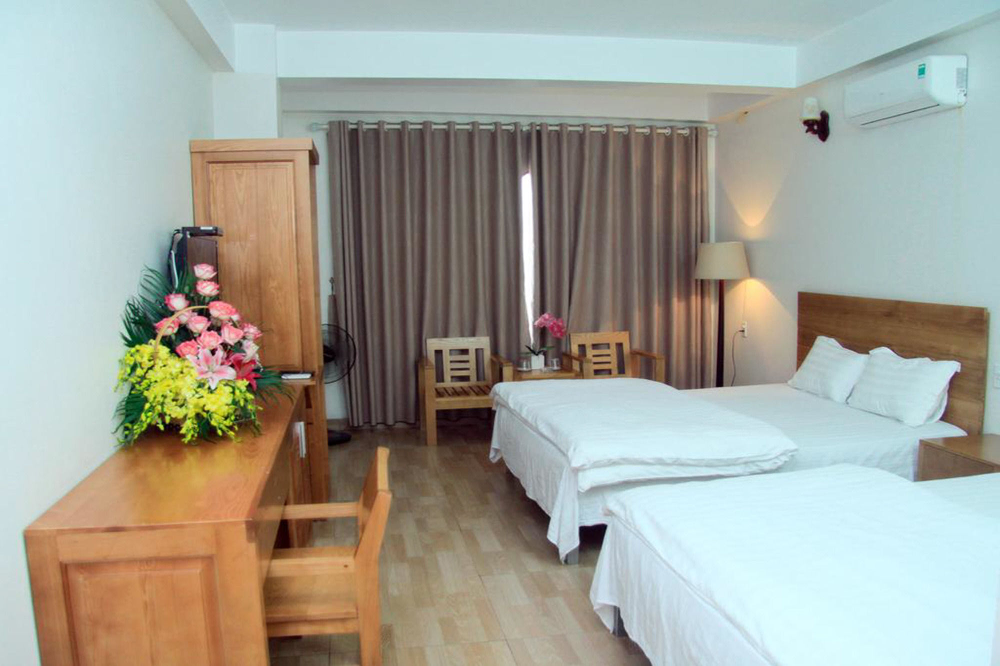 โรงแรมดรากอน แอร์พอร์ต โหน่ยบ่าย ภายนอก รูปภาพ