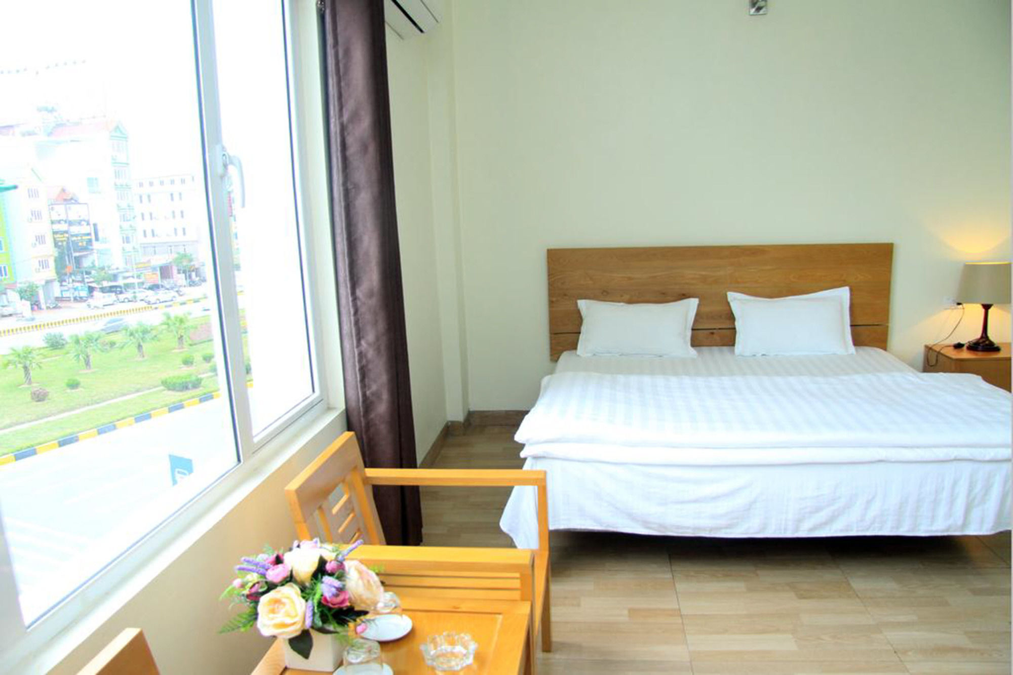 โรงแรมดรากอน แอร์พอร์ต โหน่ยบ่าย ภายนอก รูปภาพ